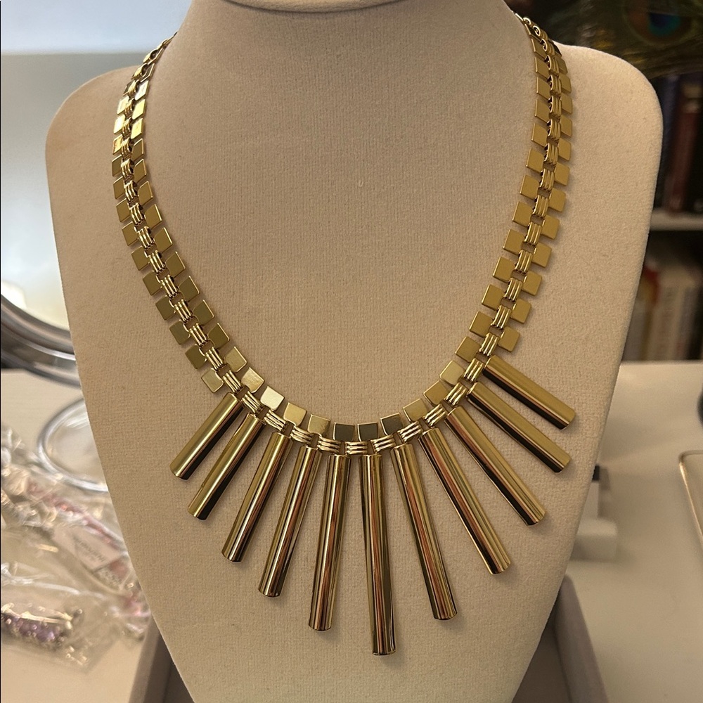 Elegant Gold Harlow Necklace